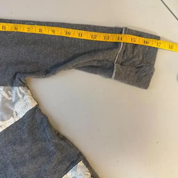 Dolan Anthropologie Women's‎ XS Lace 3/4 Sleeve Floral Top Made USA Classic - Picture 4 of 8